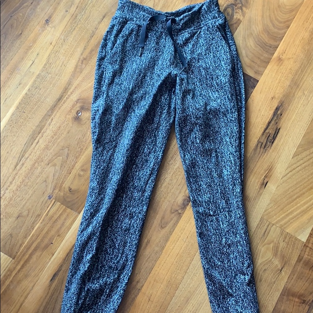 Lululemon size 2  ready to rulu pant